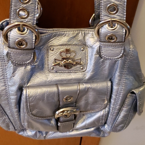Kathy silver faux handbag - Picture 3 of 9
